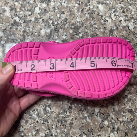 Toddler Pink Crocs with Multicolor Paint Splatter Design, Size:9, EUC - Picture 8 of 8